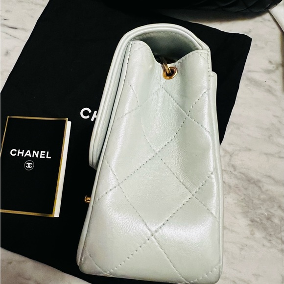 🔴 SOLD 🔴 Vintage Chanel Mini Border Flap Bag - Picture 9 of 17